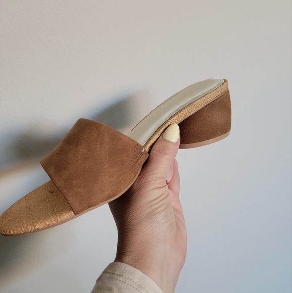 Low Heeled Sandals Brown - Picture 11 of 11